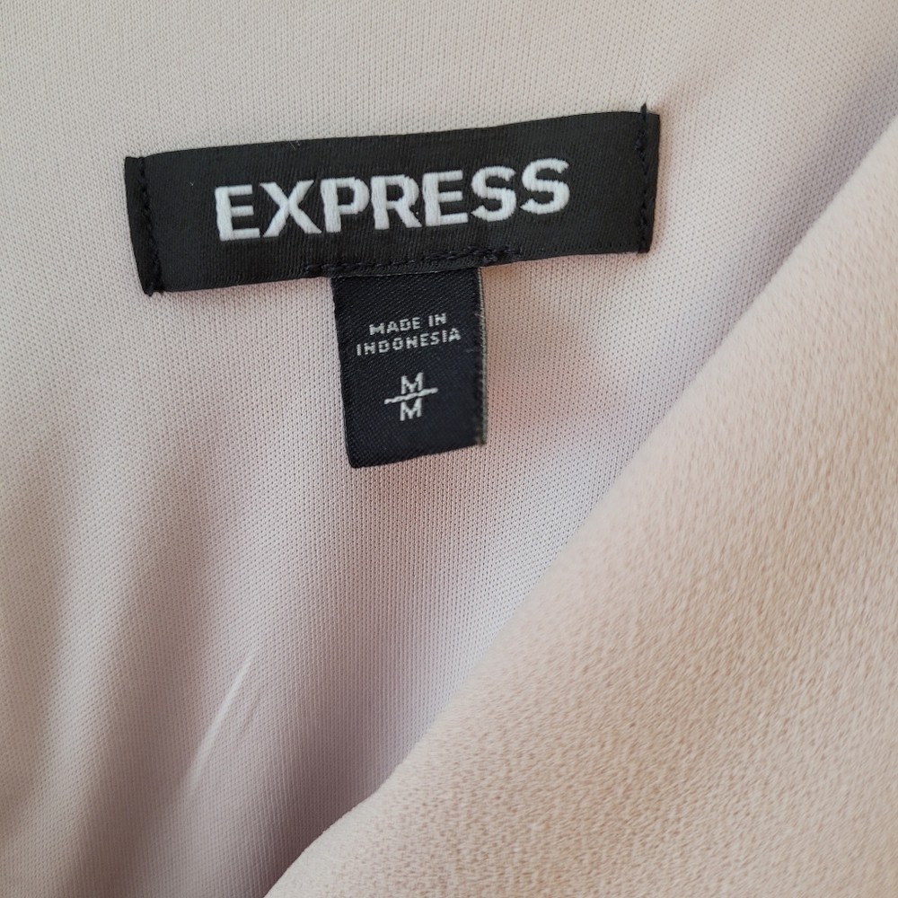 Express Ruffle Sleeve Sheath Dress - Picture 7 of 10